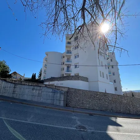 Butterfly Residence,165m2 Spacious With 4 Free Parking Spaces,playground And Gym Lägenhet *