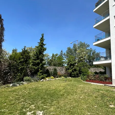 Butterfly Residence,165m2 Spacious With 4 Free Parking Spaces,playground And Gym Apartamento Bratislava