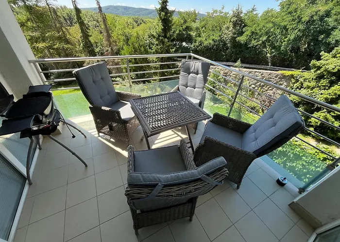 Butterfly Residence,165m2 Spacious With 4 Free Parking Spaces,playground And Gym Apartmán Bratislava